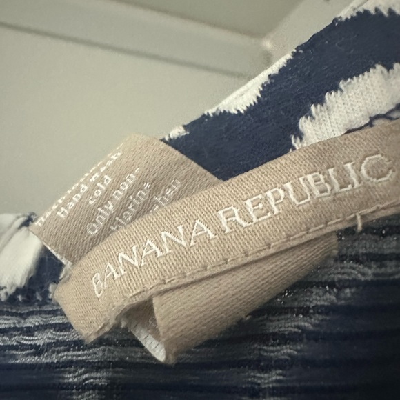 Navy blue and white Banana Republic - Picture 2 of 2